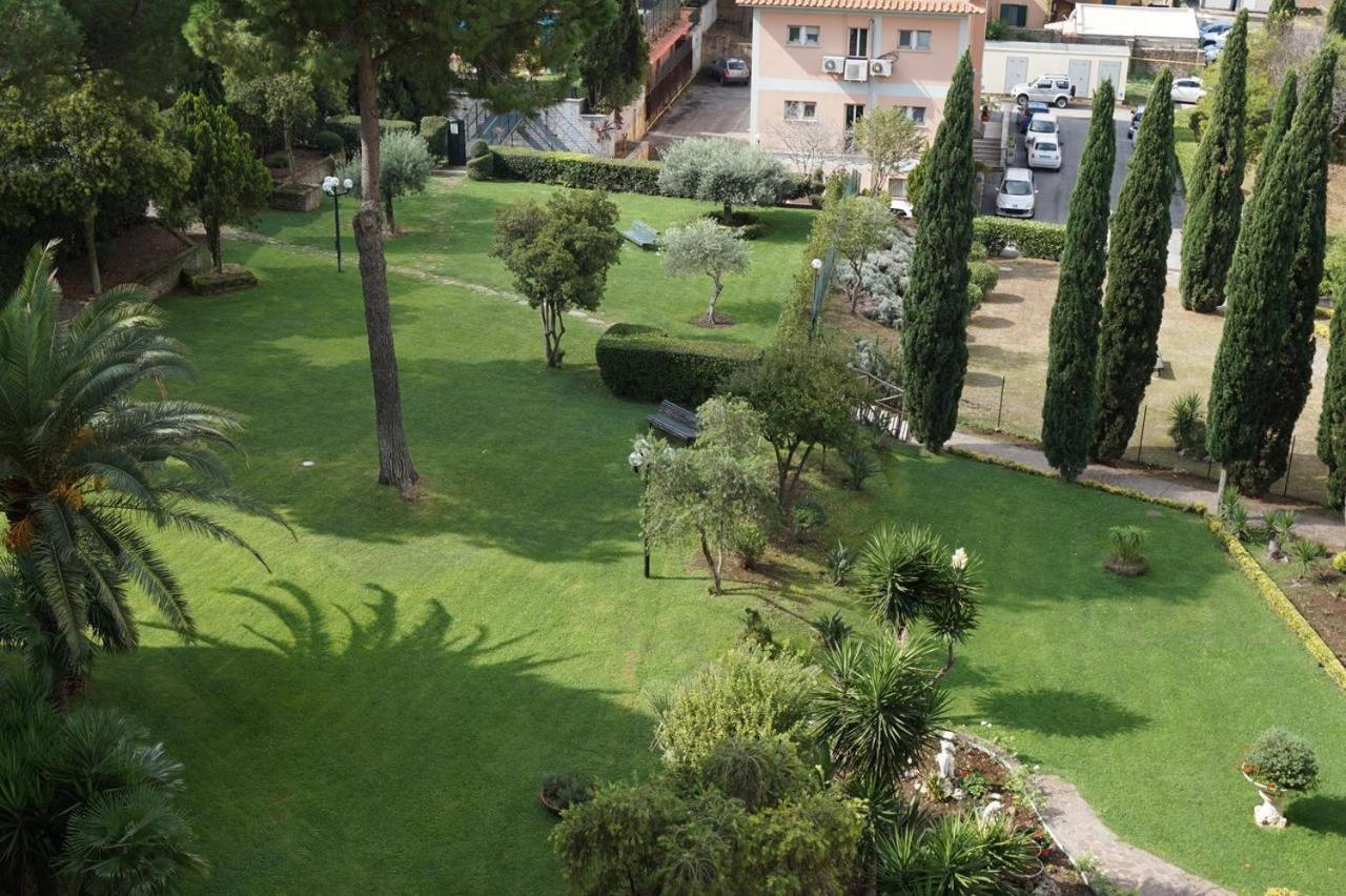 Parco Tirreno Hotel Rome Exterior photo